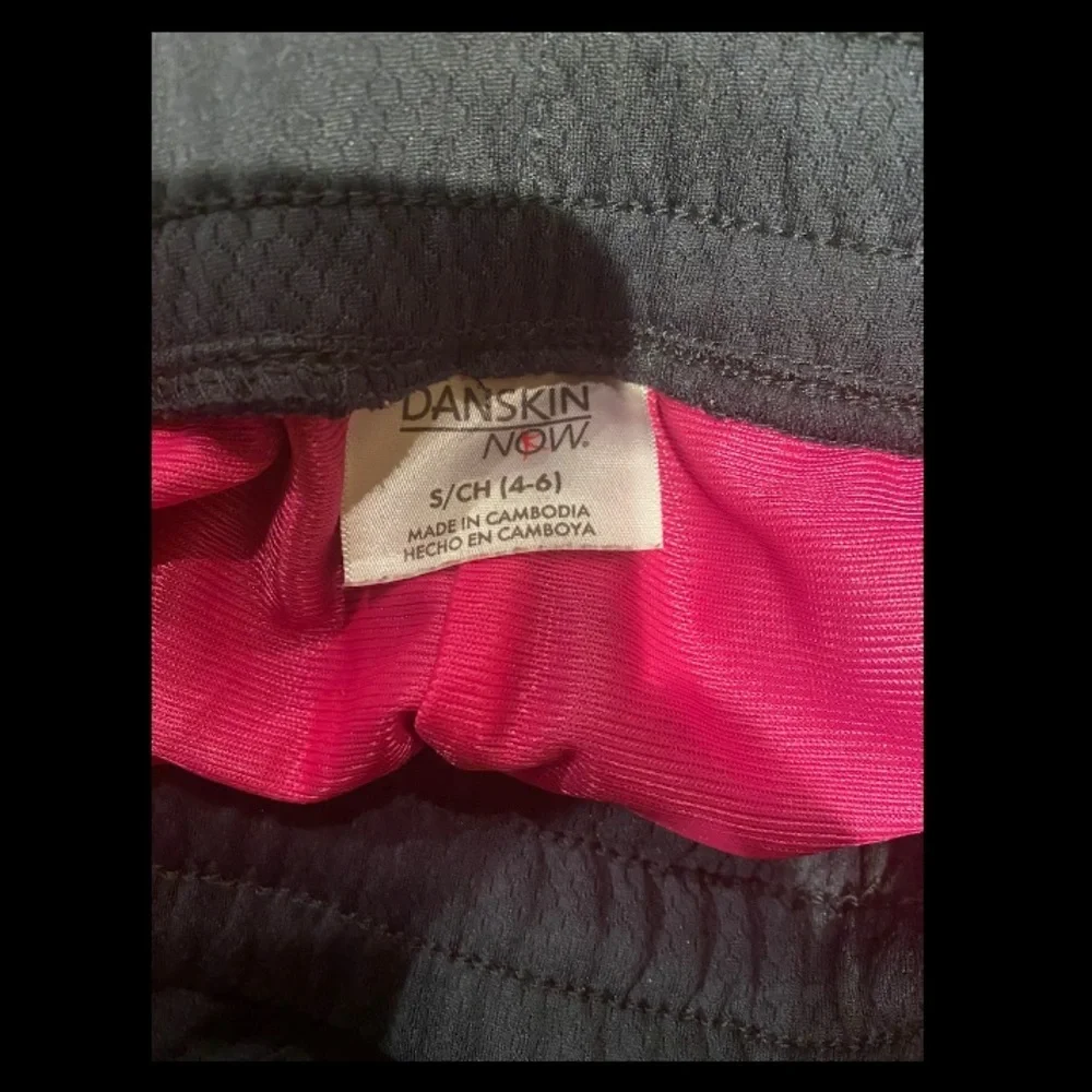 EUC! Women's Danskin Now Running Shorts Lined Gray Hot Pink Size S (US 4-6) - Picture 4 of 4